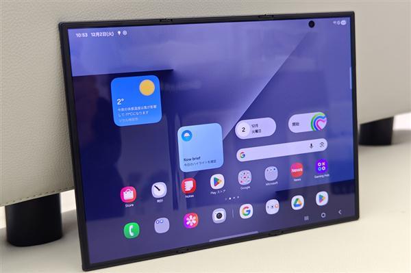 娛樂城：全球首个三星三折叠屏消费者诞生：42岁 严寒中排队将近24小时